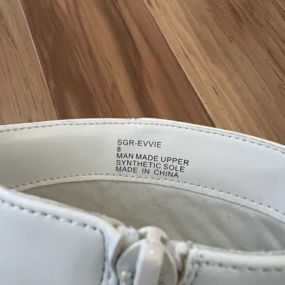 NWOT White leather ankle boots - size 8 - Sugar Evvie - Picture 6 of 7